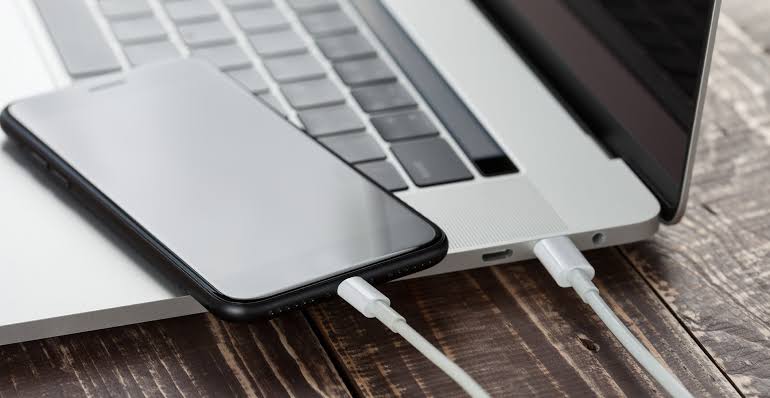 connect iphone to pc